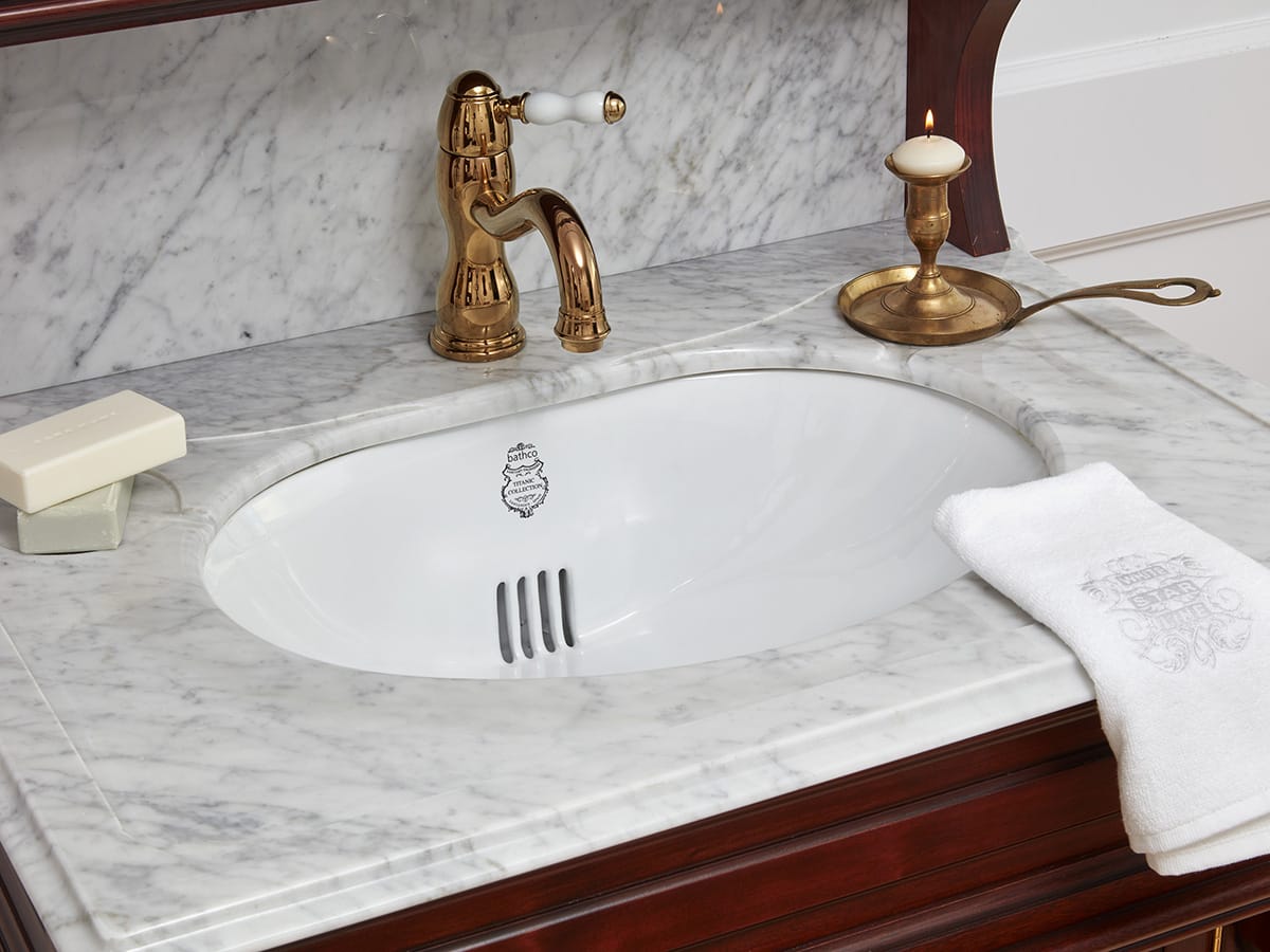 Titanic 1st class furniture