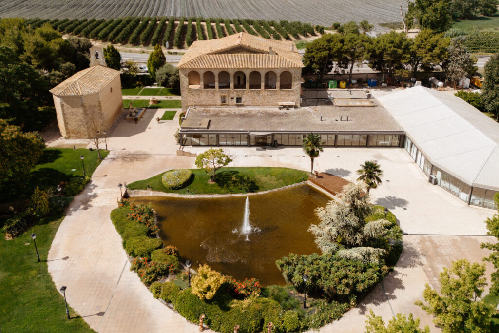 An exclusive stay for the bride and groom at Palau de Margalef