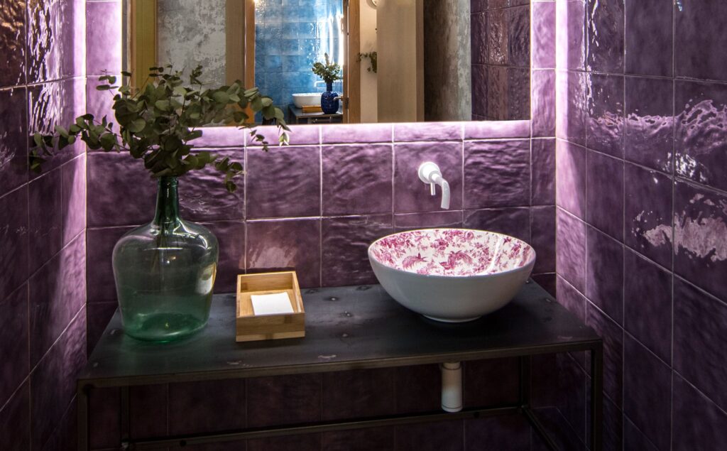 Los lavabos deco de Bathco devuelven a la esencia un restaurante en Valencia