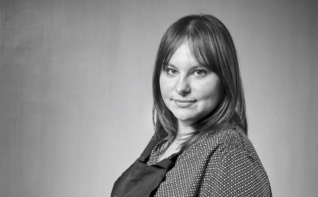 La artista de Bathco Atelier, María Centeno, obtiene la Mención Especial del Jurado, por su obra Tan lejos, tan cerca II