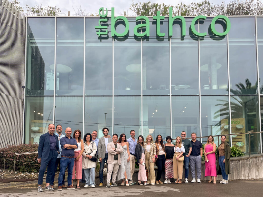 Bathco & Hisbalit realizan una nueva jornada en la que presentan sus materiales artesanos y creativos a reconocidos interioristas