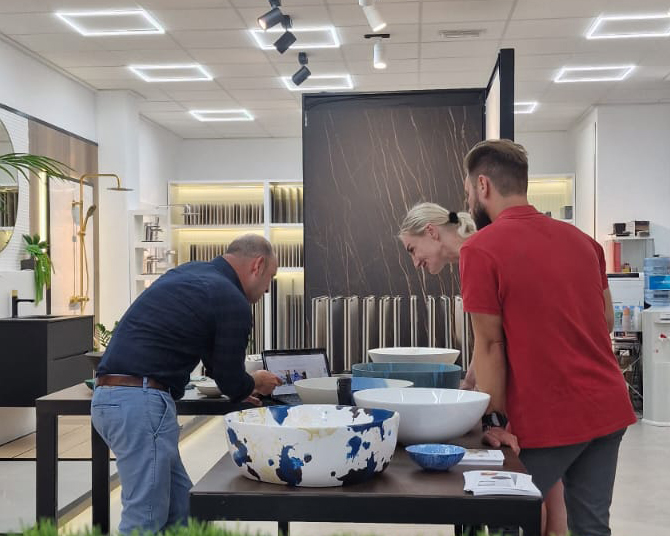 Bathco presenta sus últimas novedades en el networking organizado por Cerámica Saloni