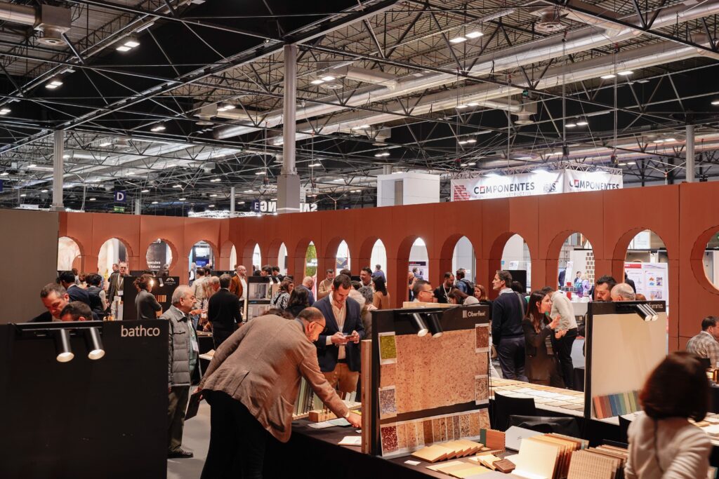 Bathco resalta su participación exitosa en la Feria Rebuild 2024