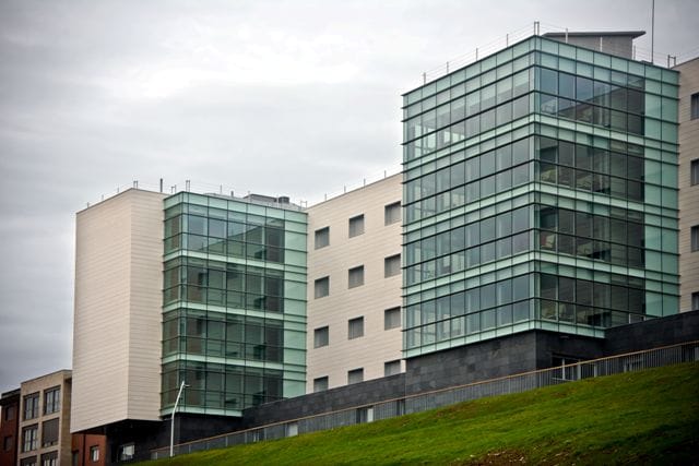 Bathco equipa las zonas de baño de la residencia Virgen del Faro de Santander