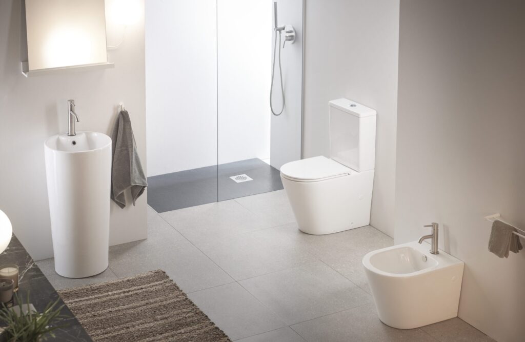 How to disassemble the toilet tank without disassembling the WC