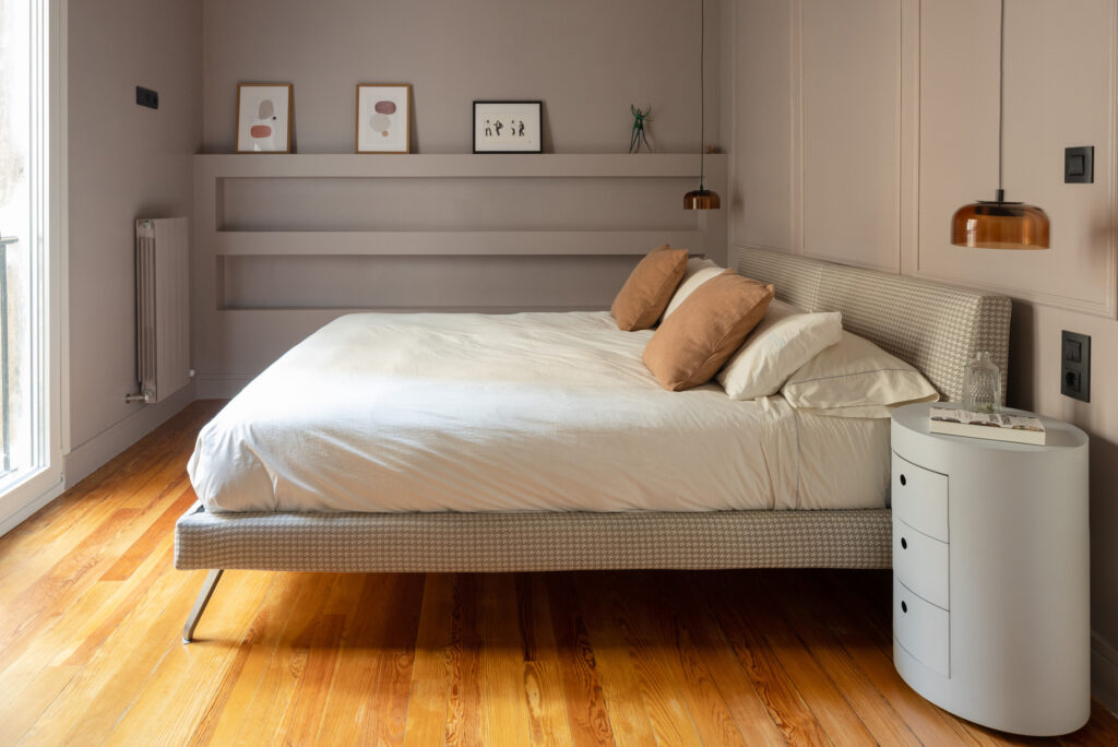 From one to two: the segregation of a house