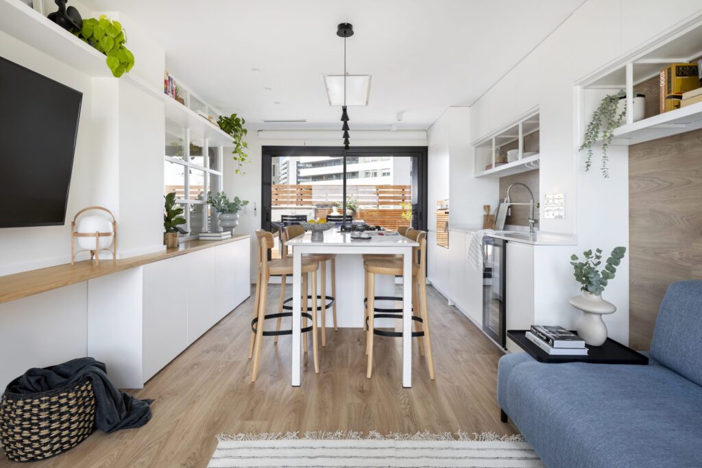 A penthouse that merges light, space and warmth