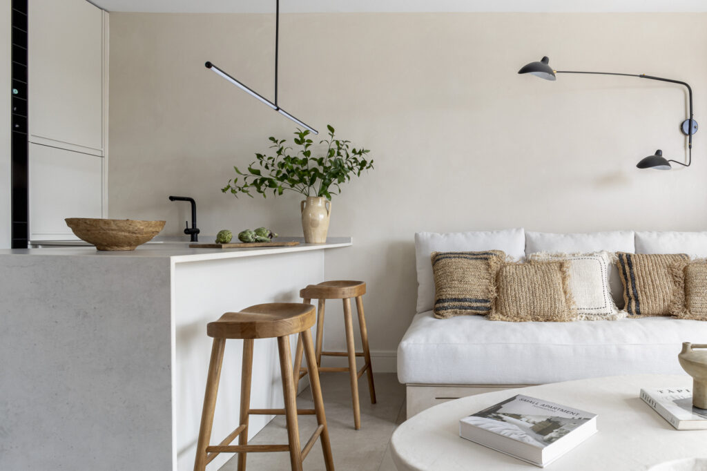 Transformation of a penthouse with a kitesurfing soul in Madrid