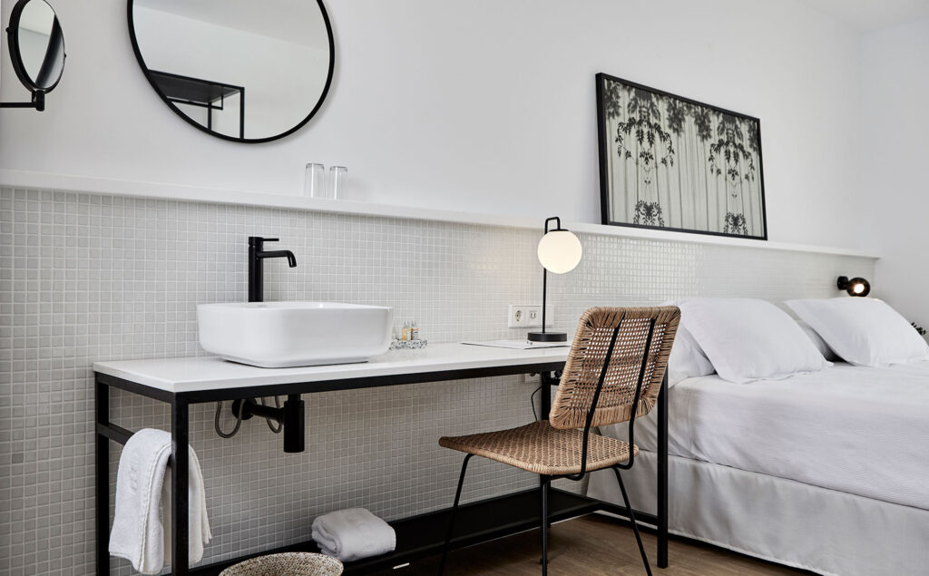 How to make your bathroom look great with the right lighting