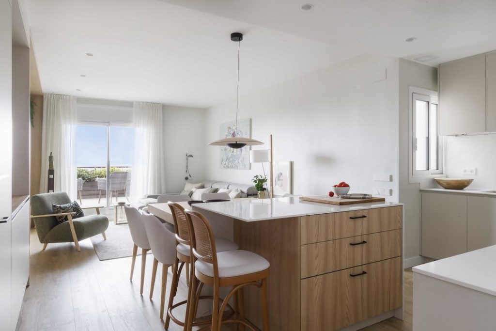 Renovation of a 115m² attic apartment in Barcelona