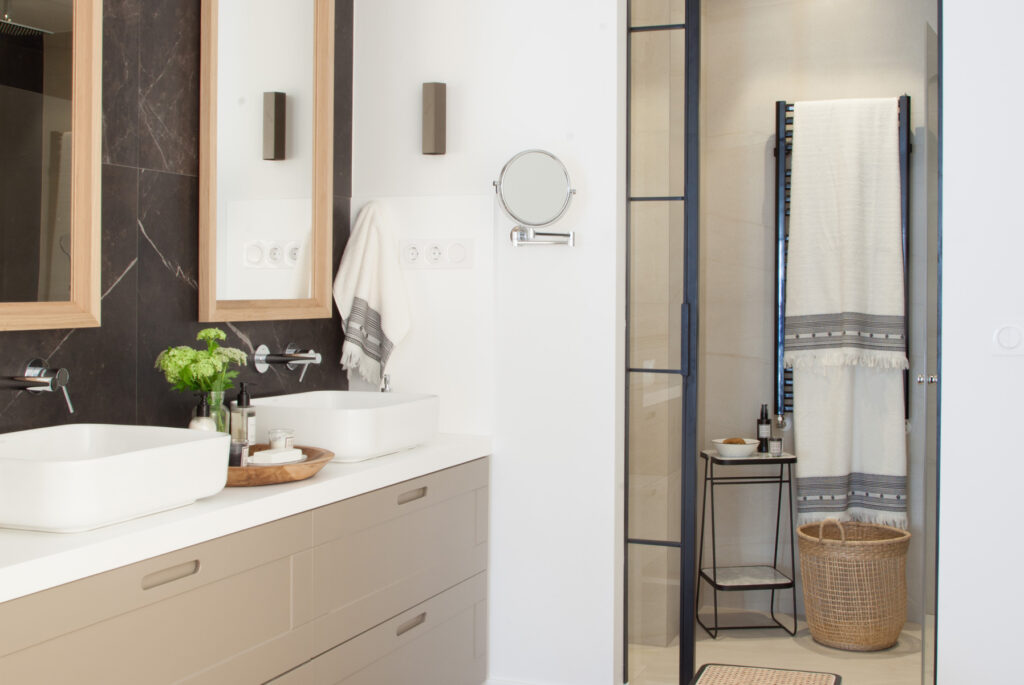 Bathrooms for two, the pleasure of sharing everyday life